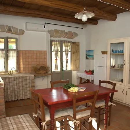 Apartment Domus Antiga San Giovanni Suèrgiu